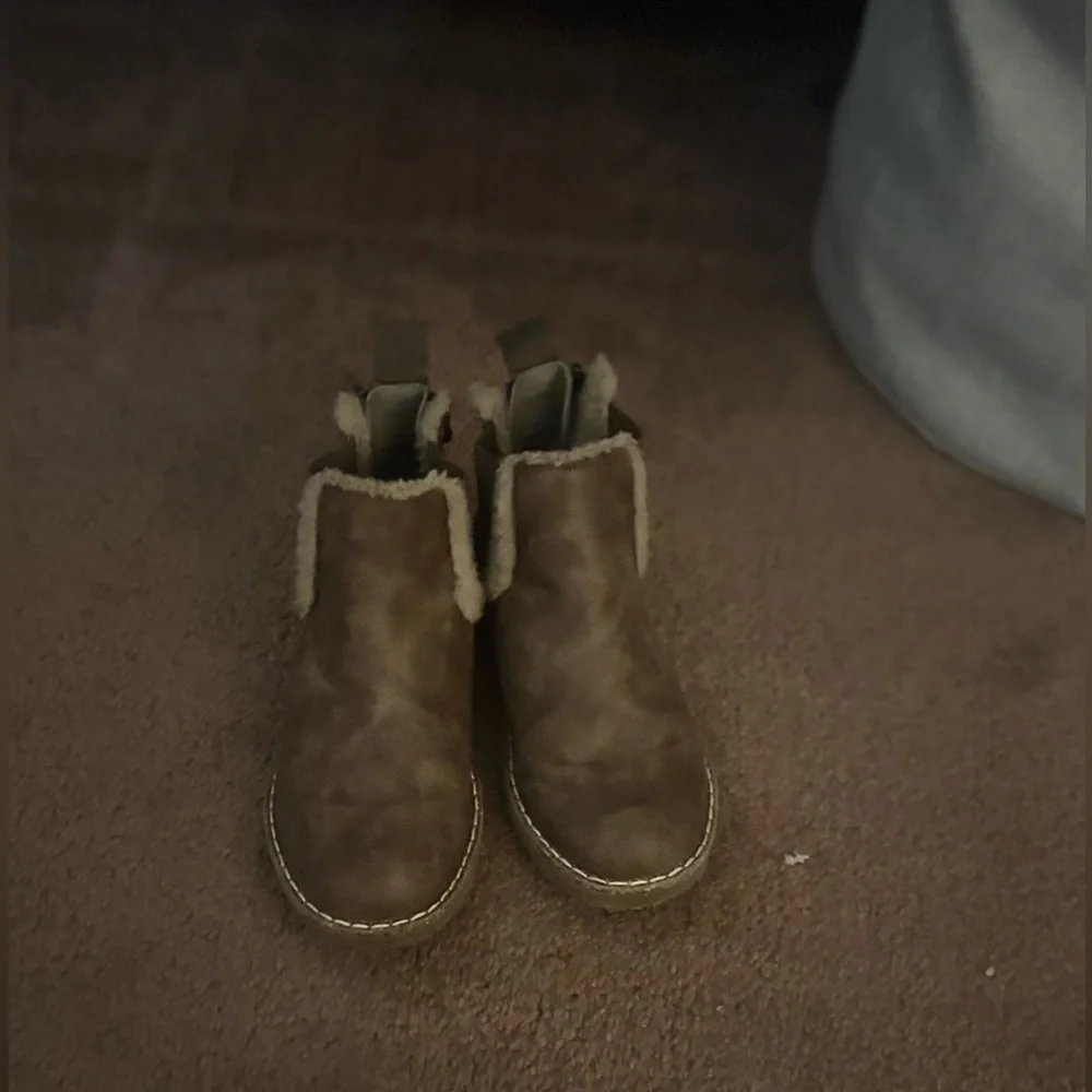 blowfish, booties in brown EUC - Picture 2 of 4